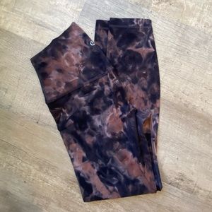 UEC lululemon Align 23” sz 6 Diamond Dye GGPP